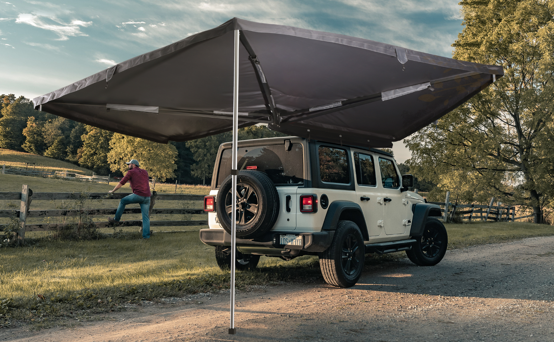 Car-side-free-standing-awning-Double-arms-happyking-1